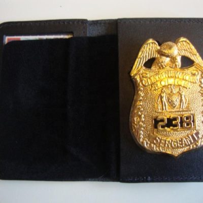 Cuir Badge Holder